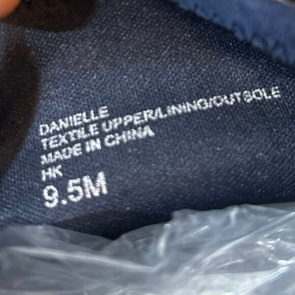 Charles by Charles David Danielle pointed toe studded stretch bootie Navy Sz 9.5 - Picture 7 of 7